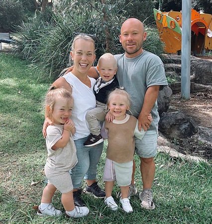 Couple with dwarfism welcomes children despite overwhelming challenges