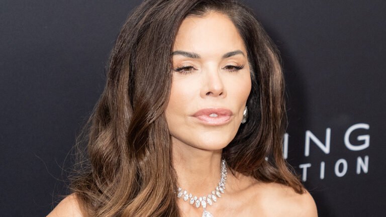 Lauren Sánchez Bezos slammed for ‘inappropriate’ dress at White House state dinner